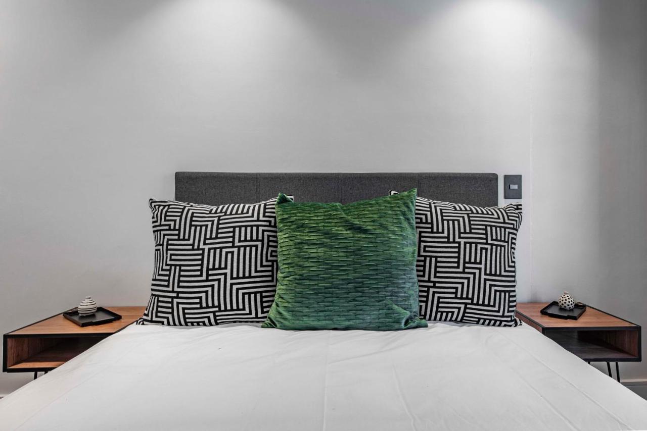 Apartment 504 The Signature, De Waterkant Cape Town